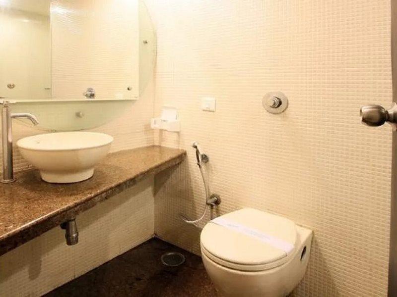 Hotel Manorama Vijayawada Bagian luar foto