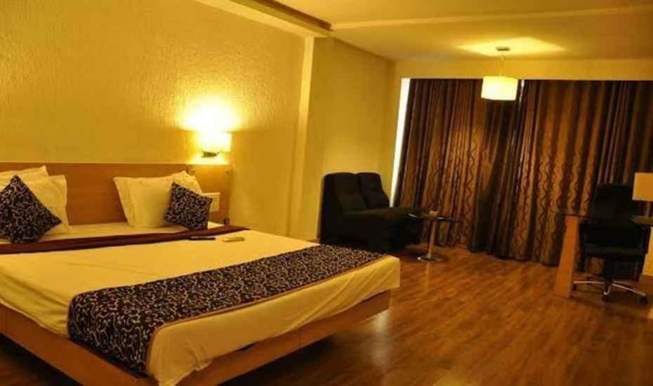Hotel Manorama Vijayawada Bagian luar foto